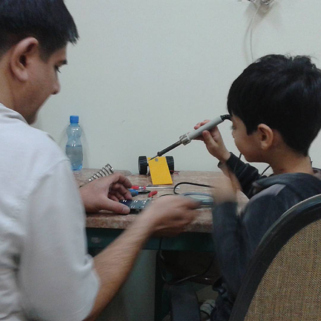 آموزش الکترونیک